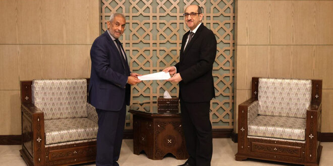 Sabbagh receives copy of credentials of South African Ambassador to Syria