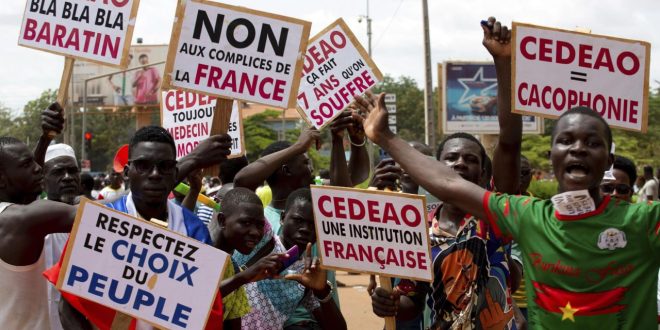 Burkina Faso expulsa al agregado militar de Francia