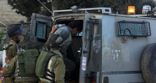 Soldados israelíes hieren y arrestan a decenas de palestinos en Jerusalén