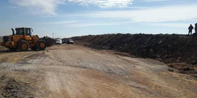 Siria inicia mantenimiento y reparación de las carreteras dañadas por la agresión israelí en Homs