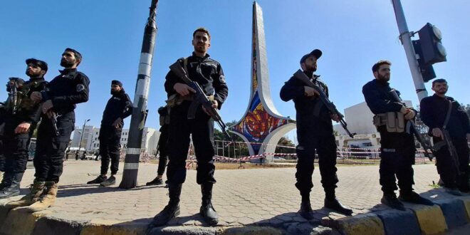 Fuerzas de Seguridad se despliegan en la Plaza Omeya para garantizar seguridad por aniversario de la Revolución Siria