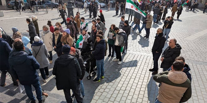 La communauté syrienne en France organise une manifestation pour célébrer l’anniversaire de la révolution